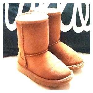 Toddler uggs size 8